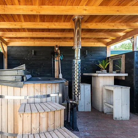 Cosy Forest Cabin With A Barrel Sauna Voorthuizen Exterior photo