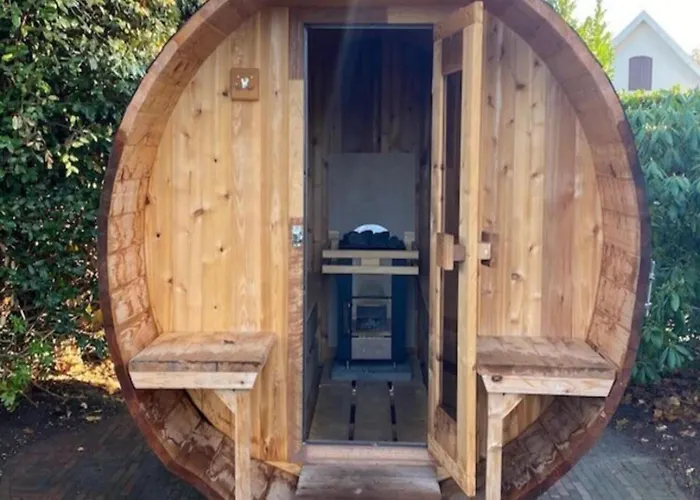Cosy Forest Cabin With A Barrel Sauna