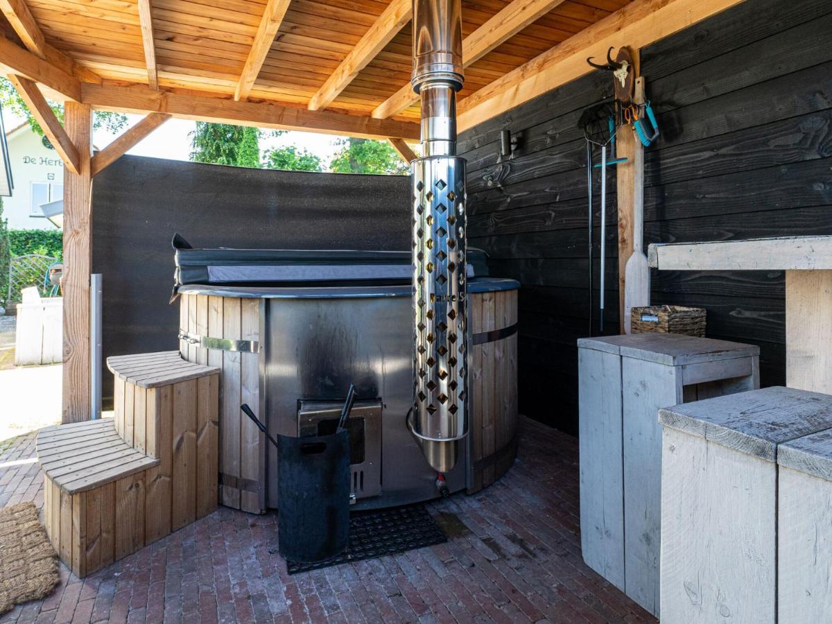 Cosy Forest With A Barrel Sauna Voorthuizen